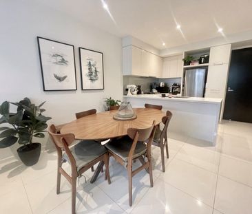 Modern 2-Bedroom Apartment with Dual Parking - Prime Caulfield Loca... - Photo 3