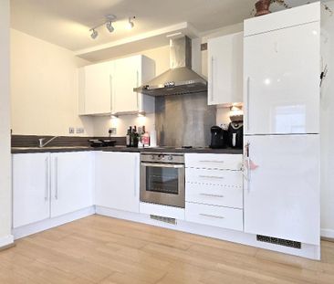 1 bed flat to rent in The Wave, Market Avenue , SS12 - Photo 2