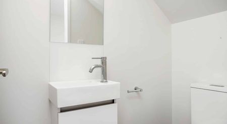 Beautiful Home Available - Photo 4