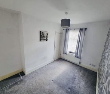 4 bedroom terraced house to rent - Photo 6