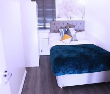 6 bedroom house to rent - Photo 1