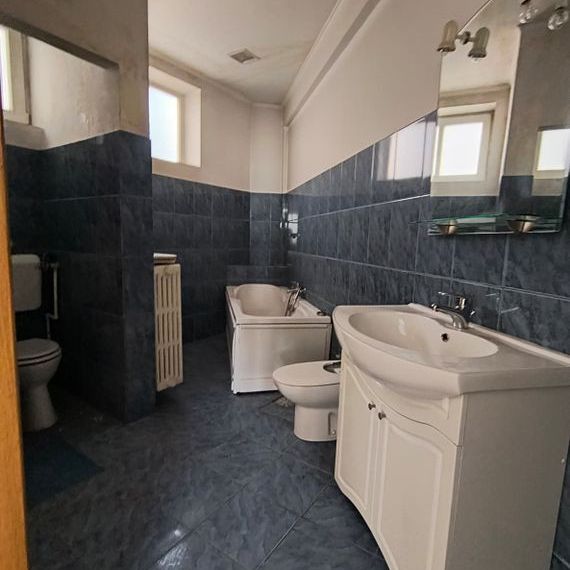 Apartament 4 camere Romana- Lascar Catargiu- stradal - Fotografie 1