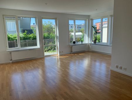 Välplanerad villa i barnvänligt område - Photo 3