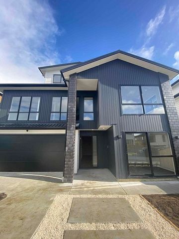 Spacious 8BR Family Home in Flat Bush - Photo 3