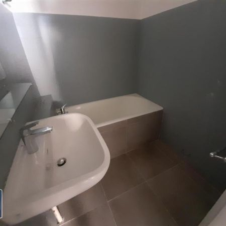 Location Appartement 2 pièces 41m² VILLEFRANCHE SUR SAONE 69400 - Photo 4