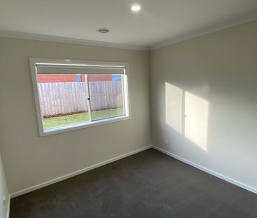 Modern Living In The Superb Bay Breeze Estate - Photo 3