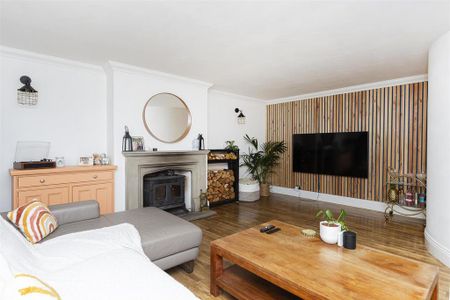 4 bedroom detached house to rent - Photo 3