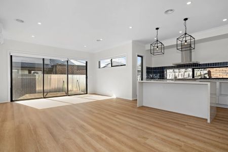 Modern and Stylish Townhouse - Photo 4