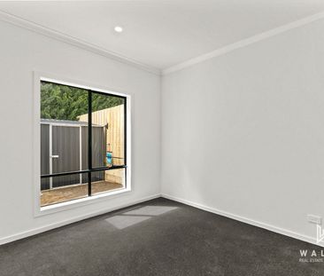 Modern Living Home! - Photo 3
