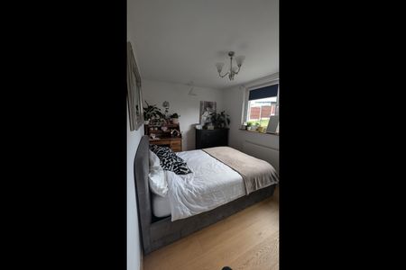 3 Bed Semi-Detached House, Yeovil Road, LU2 - Photo 3