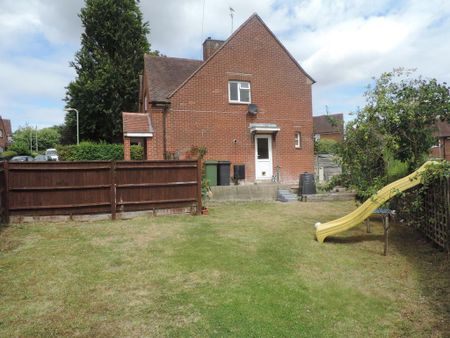 3 bedroom semi-detached house to rent - Photo 4