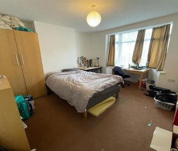 5 bedroom end of terrace house to rent - Photo 2