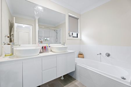 MODERN FAMILY HOME! - Photo 3