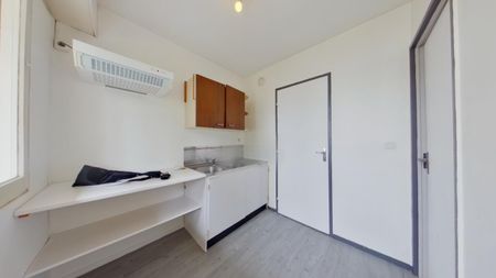 Location Appartement 1 pièce 33m² POITIERS 86000 - Photo 2