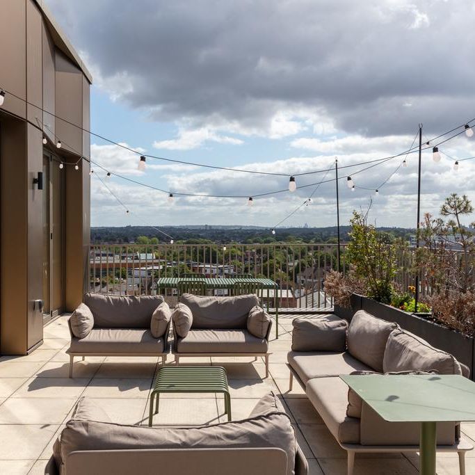 Studio to rent - Photo 1