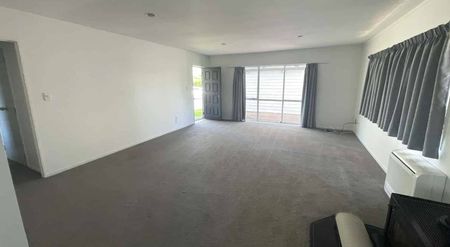 Great Location - Photo 2