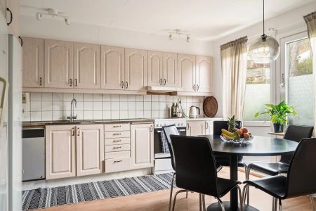 Ingefärsgatan, Angered - Photo 2