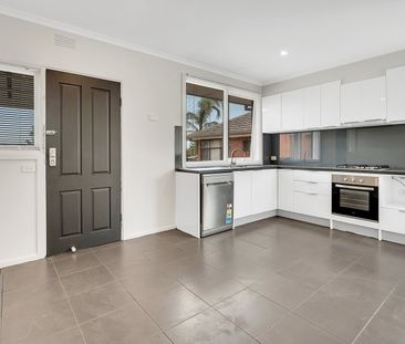 9 Miranda Road, Reservoir VIC 3073 - Photo 4