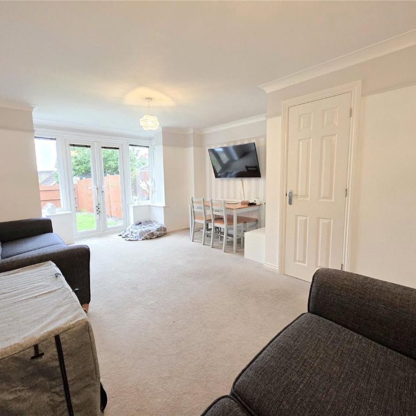 3 bed semi-detached house to rent in Mersea Crescent, Wickford, SS12 - Photo 1