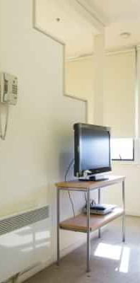 Studio Apartment - Photo 1