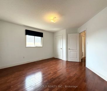 Detached Home For Lease | W9053645 - Photo 6