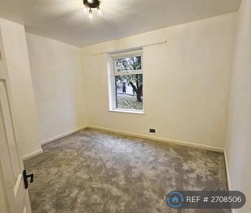 2 bedroom end of terrace house to rent - Photo 3