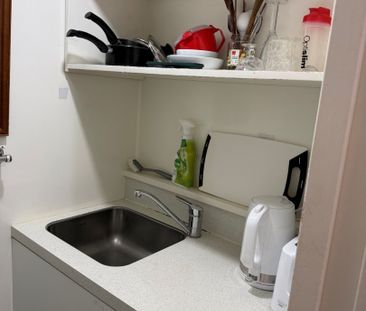 Boarding House Room - Photo 5