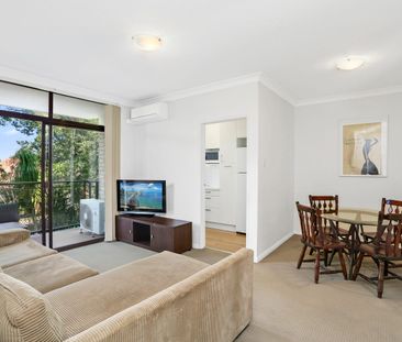 Fully Furnished 1 bedroom apartment with abundance of natural light - Photo 1