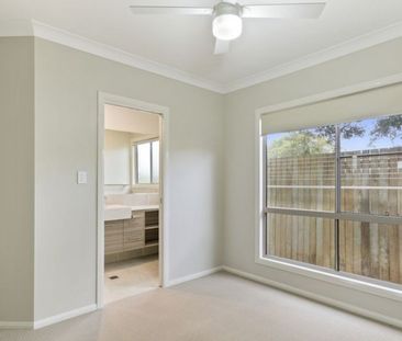 Large Open Plan Living - Close to CBD - Photo 1