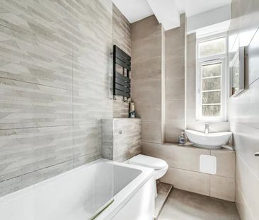 2 Bed Flat, Acton House, W3 - Photo 4