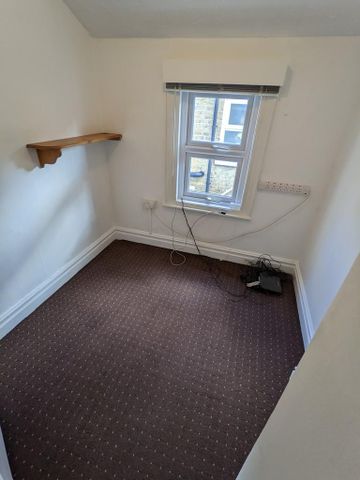 4 bedroom terraced house to rent - Photo 5