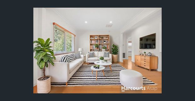 Charming and Cheerful – The Perfect Place to Call Home - Photo 1