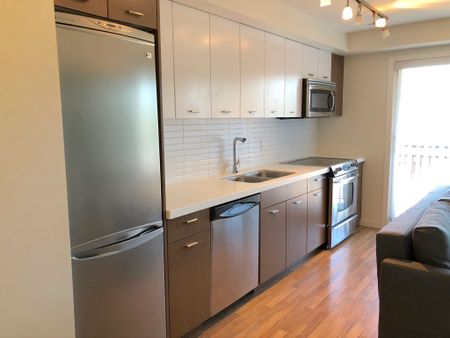 Landmark District: 1 bed/studio unit – Avail. June. 1st - Photo 5