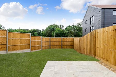 2 bedroom semi-detached house to rent - Photo 2