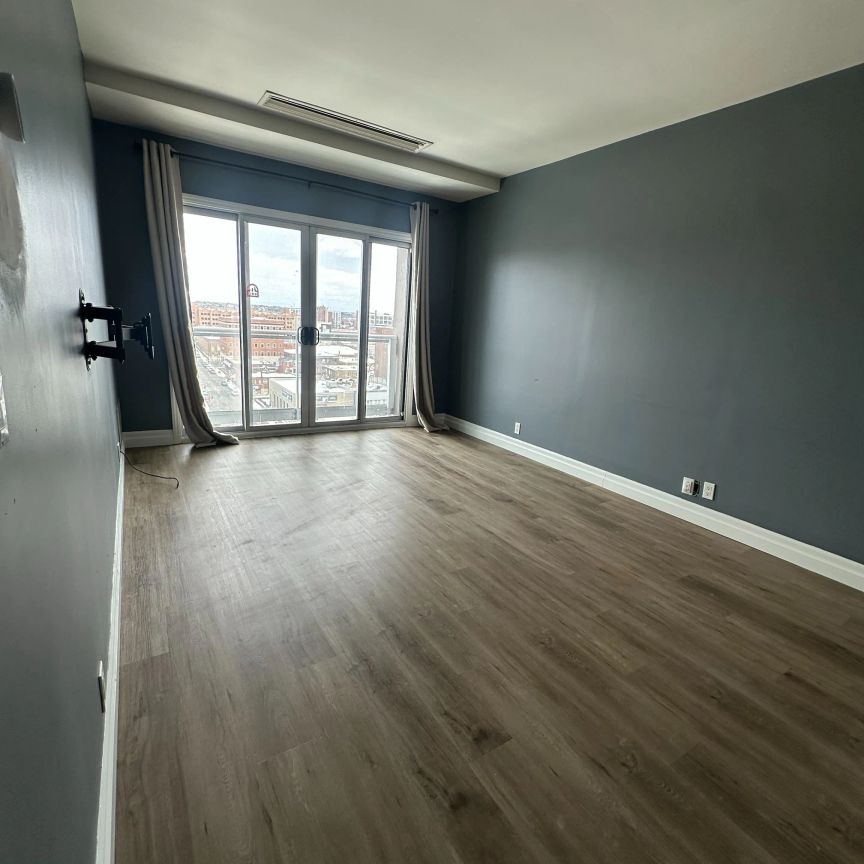 44 Bond Street W #904 - Photo 1