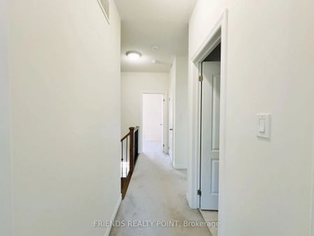 Condo Townhouse For Lease | E9233655 - Photo 3