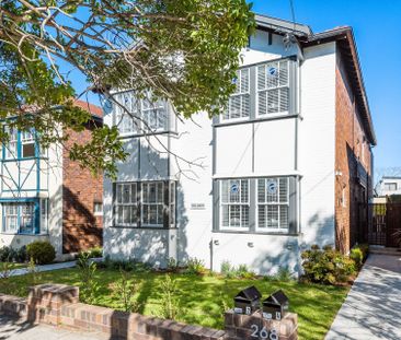 Gorgeous Ground Floor Apartment – A Must To Inspect - Photo 3