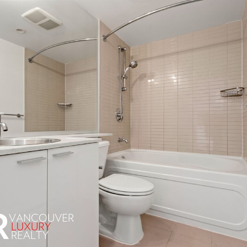 Condo in Downtown Vancouver, BC - Photo 1