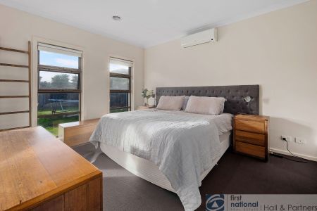 18 Dahlia Crescent, Keysborough - Photo 2