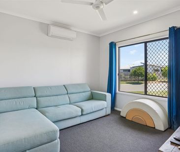 MODERN 4 BEDROOM HOME IN BOHLE PLAINS + MEDIA ROOM + CORNER BLOCK! - Photo 2