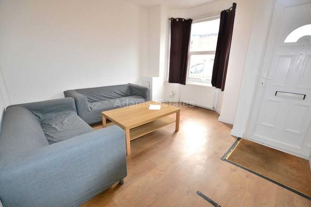 6 bedroom terraced house to rent - Photo 1