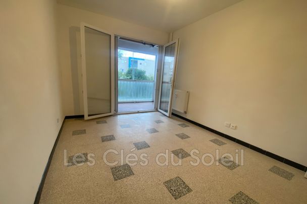 Location Appartement 5 pièces 82m² HYERES 83400 - Photo 1