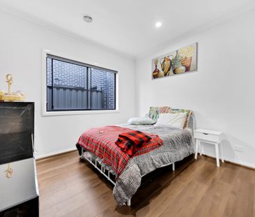 93 MEDALLION BOULEVARD, Tarneit, Vic 3029 - Photo 6