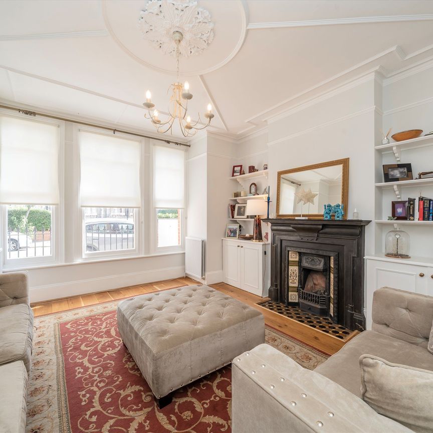 Bolingbroke Road, Brook Green, W14 - Photo 1