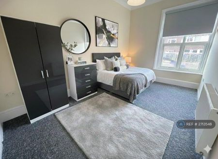 1 bedroom in a house share to rent - Photo 3