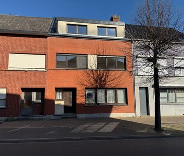 Gerenoveerde woning met drie slaapkamers , twee badkamers en gezell... - Foto 4