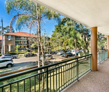 Spacious and centrally located - Photo 5