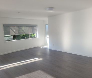 3 bedroom & 2 bathroom family home - Photo 5
