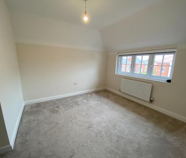 4 bedroom detached house to rent - Photo 6