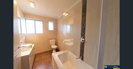 Private and secure - In the heart of Clayton - Photo 4